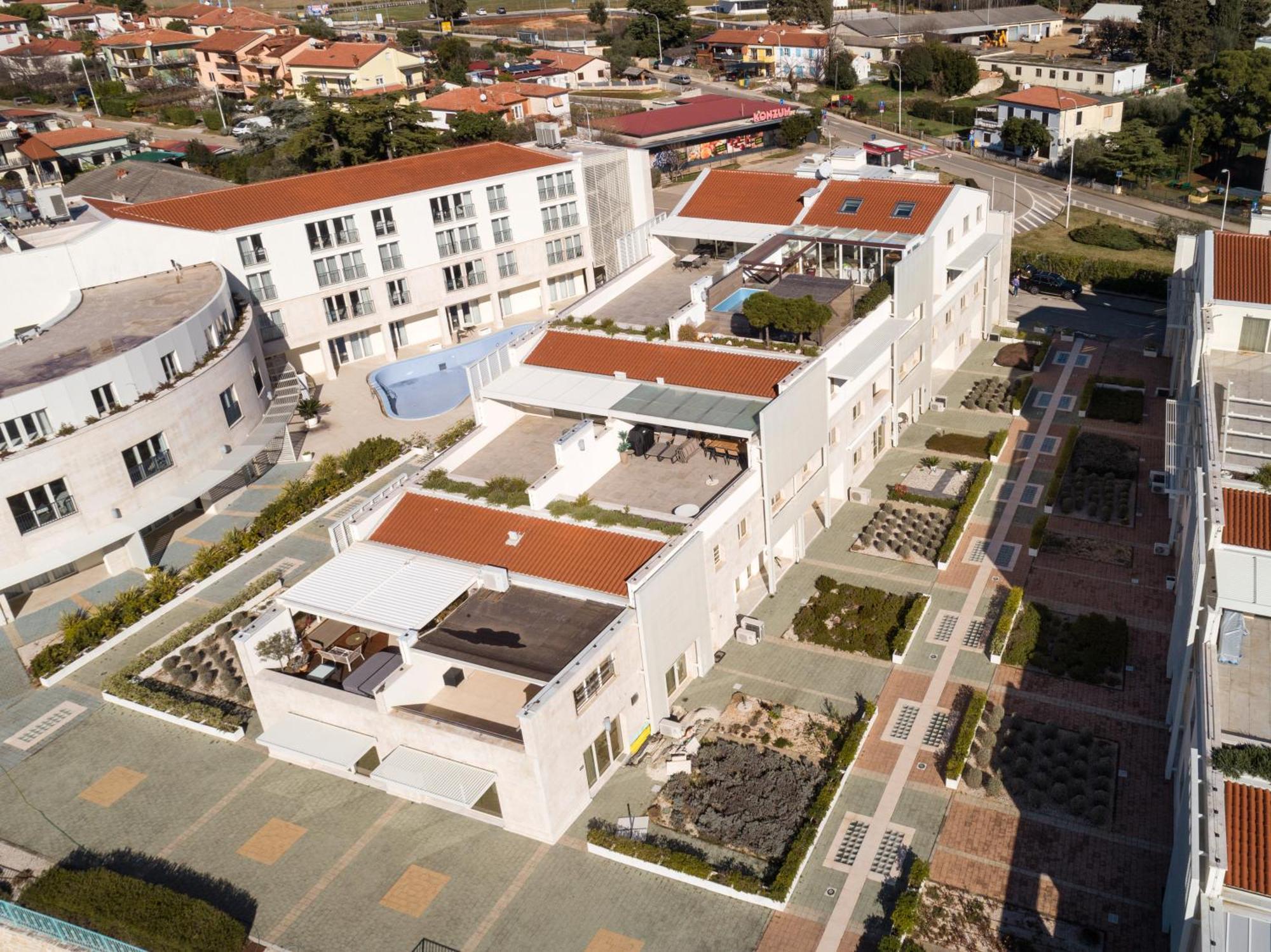 Humagum Sea View Apartment - Garden Palace Umag Exterior photo